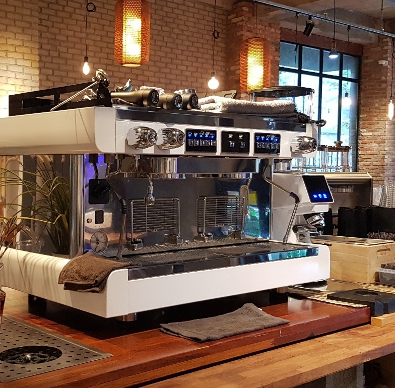 UNIQUEMAIN 대형LED/컨셉 렌탈스튜디오